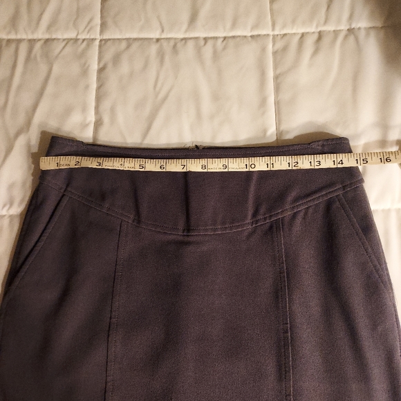 EUC Banana Republic stretch skirt, grey, size 4 - Picture 5 of 7